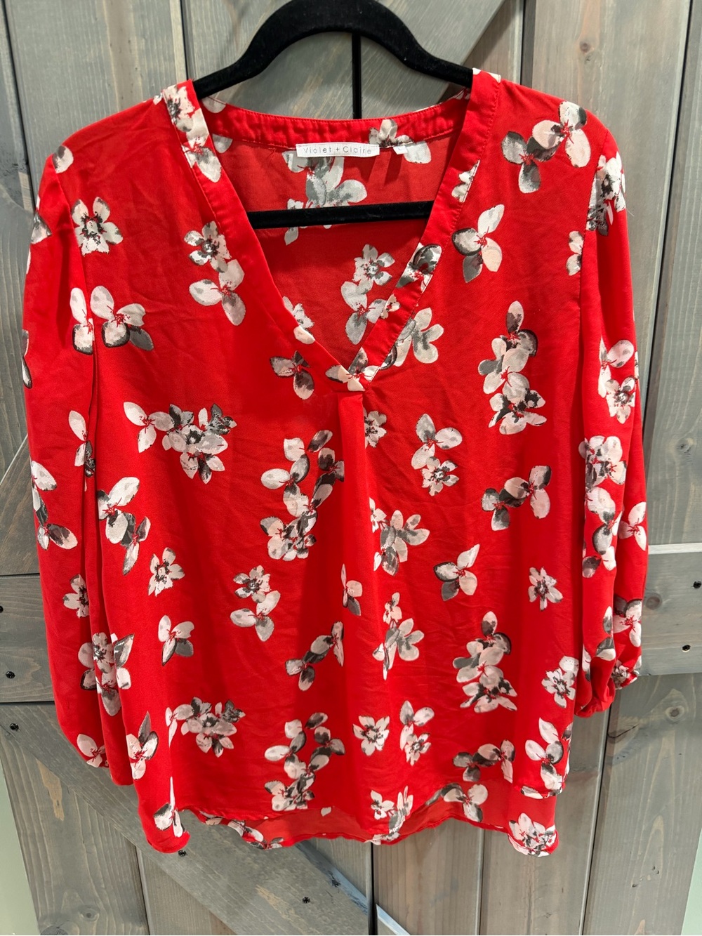 Violet + Claire Red Floral V-Neck Blouse | Women’s Large | 3/4 Sleeve